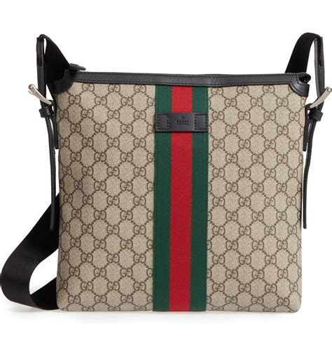 gucci gg supreme shoulder bag.